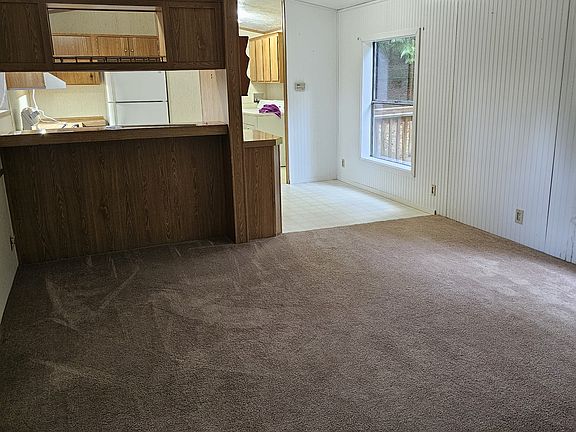 3rd image of 3033 NE Wheeler St