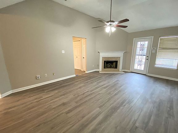 4th image of 1633 Dexter Ln