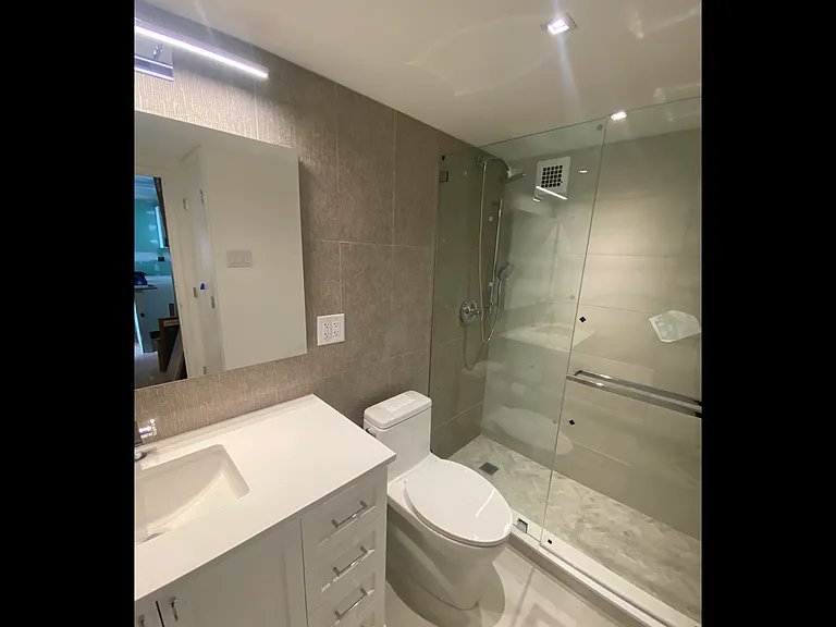 226 W Rittenhouse Sq — Photo 9
