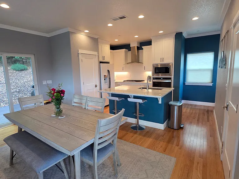 710 Landis Cir — Photo 13