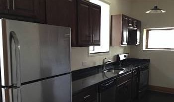 5th image of 2041 W McLean Ave #2
