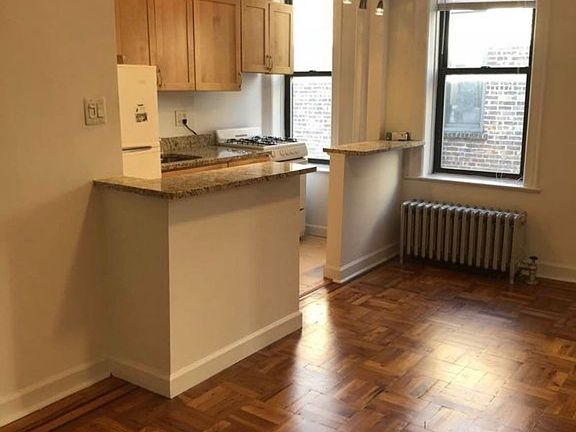 2nd image of 4526 44th St APT 6B
