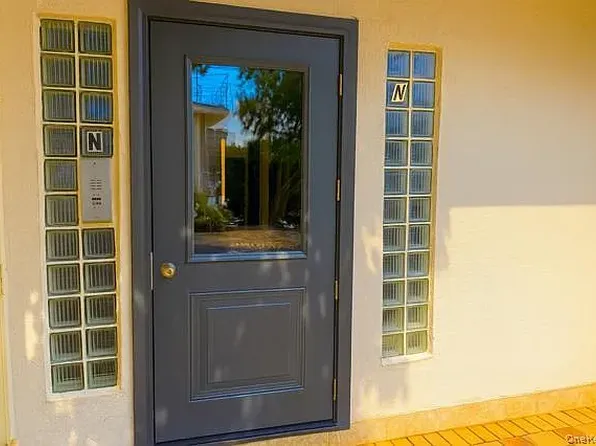 2730 Schurz Avenue image 5 of 12