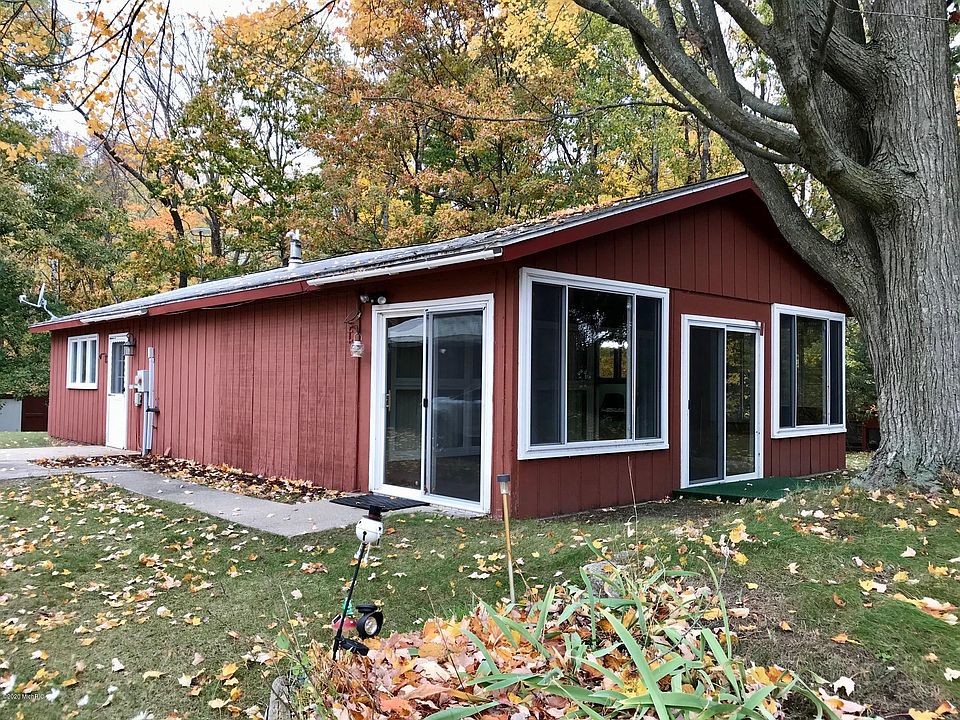 1st image of 2307 W North River Dr