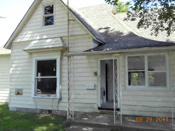 212 S Jefferson St, Fithian, IL 61844