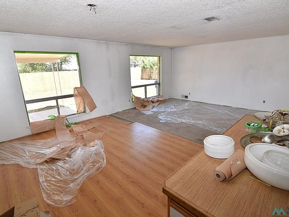 5th image of 726 Lee Dr