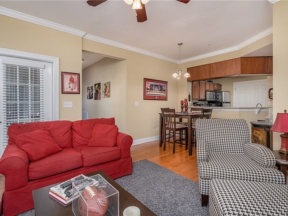 2nd image of 3218 Veterans Memorial Pkwy APT 2211