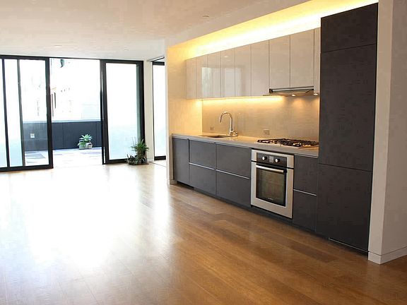 3rd image of 616 20th St Unit 230
