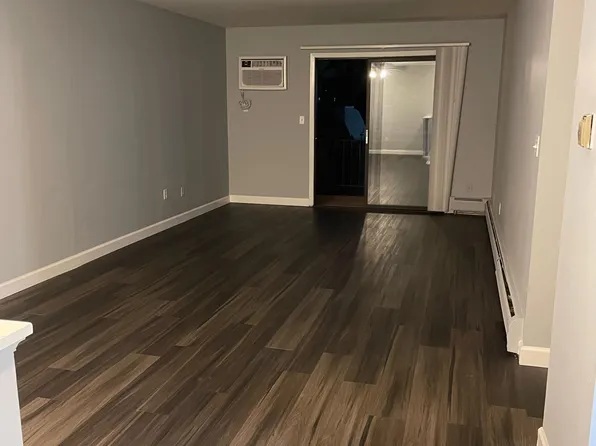 57 Washington Blvd, Mundelein, IL