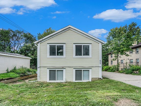 3rd image of 433 N Riverview Dr APT 1A