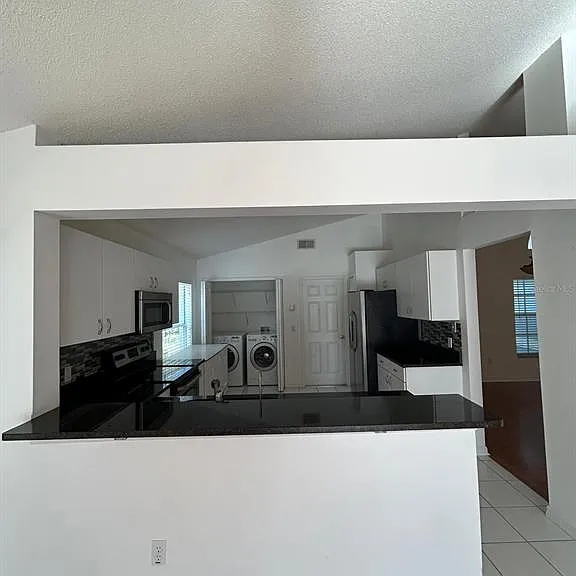 683 Randon Ter — Photo 11
