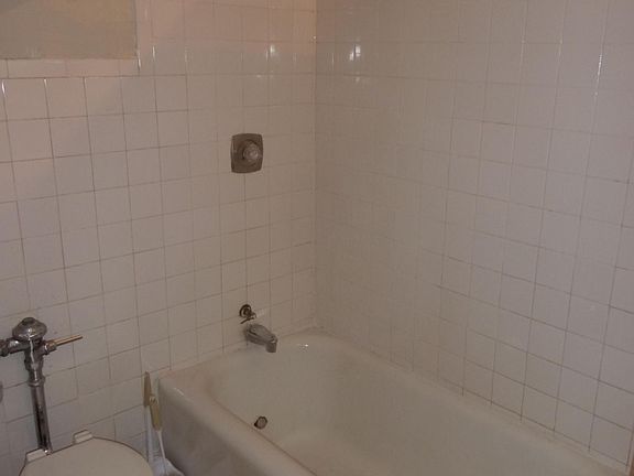 4th image of 1927 N Prospect Ave #B-6