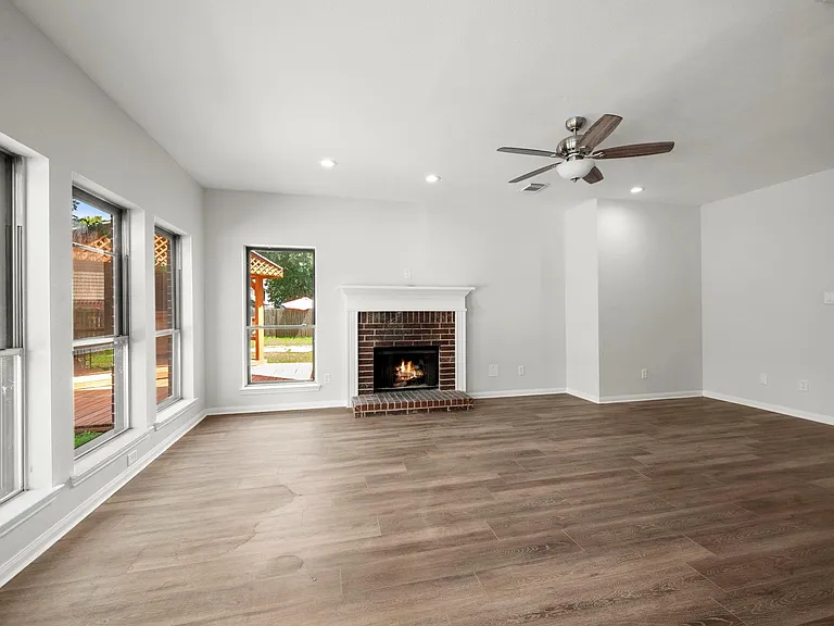 16518 Elmwood Point Ln — Photo 12