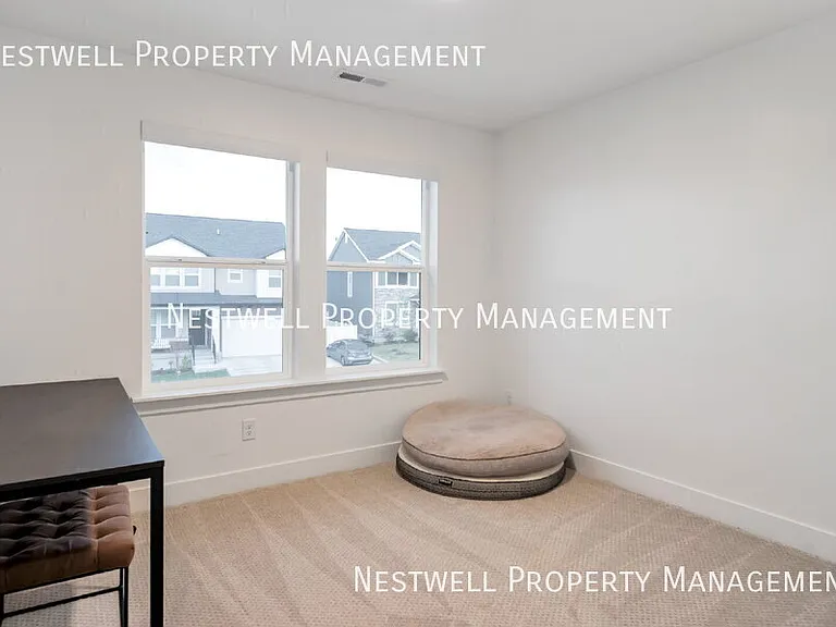 76 N Midland Dr — Photo 18