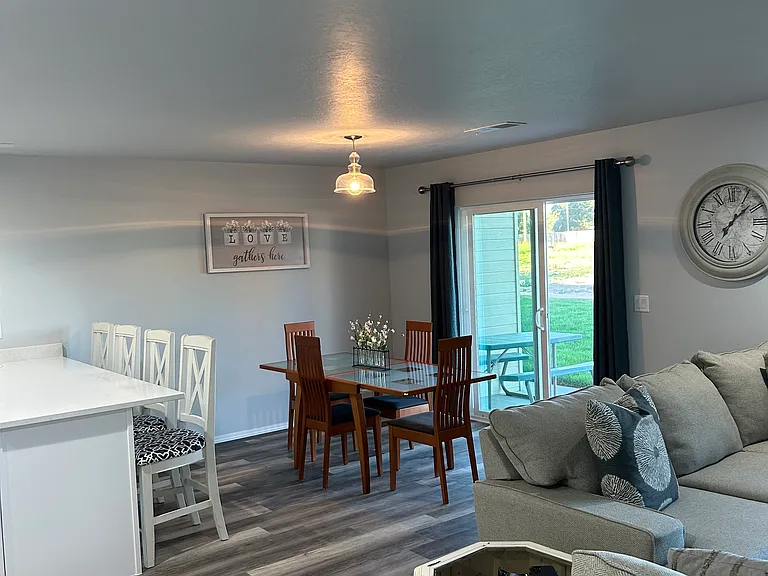 4220 Peck Ave — Photo 2