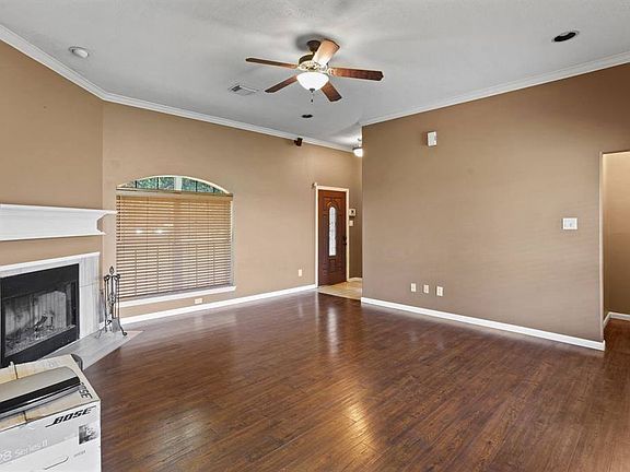 3rd image of 9210 Kostelnik St