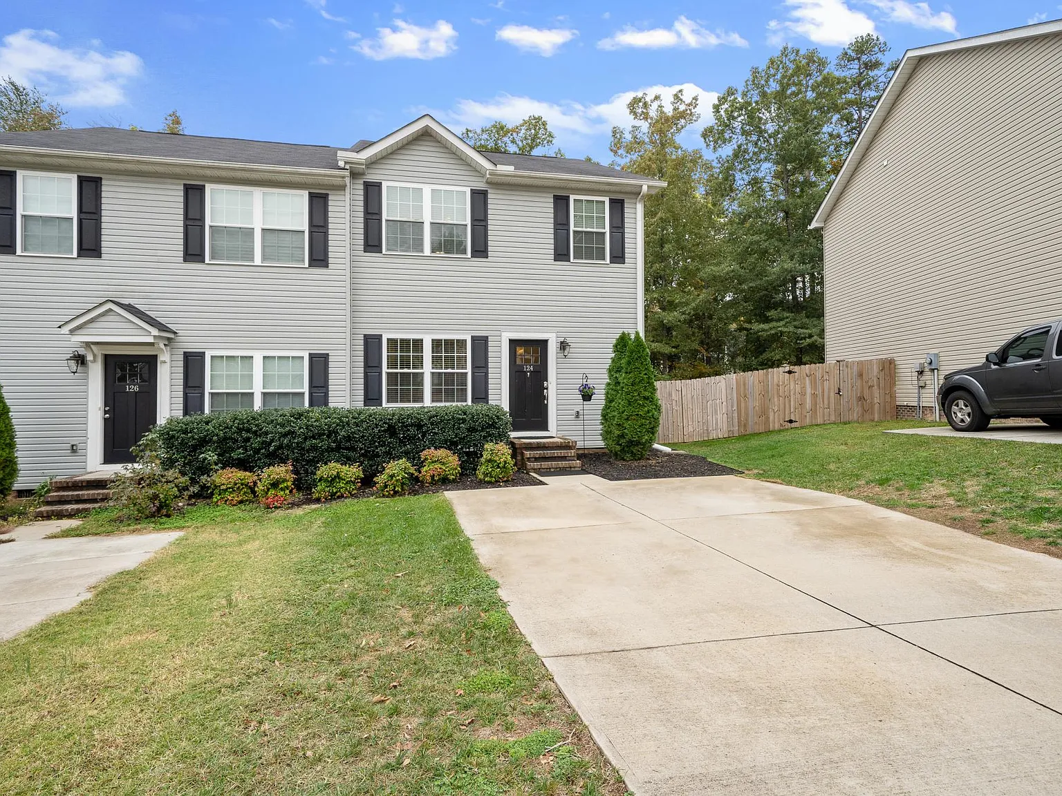3 bed, 2.5 bath, 1500 sqft, $1,775 — Photo 2
