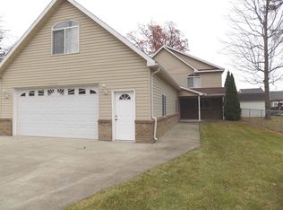 13556 W Shore Dr, Houghton Lake, MI 48629