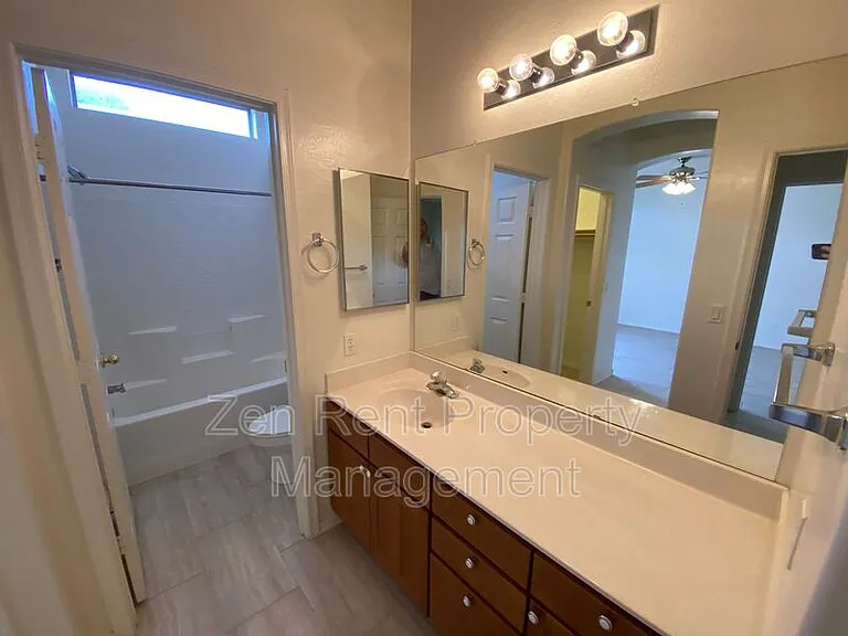 1650 S Crismon Rd #18 — Photo 7