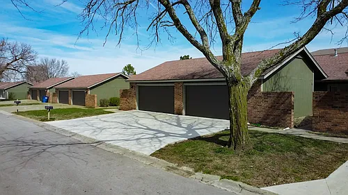 2310 Princeton Pl #2310 Photo 1
