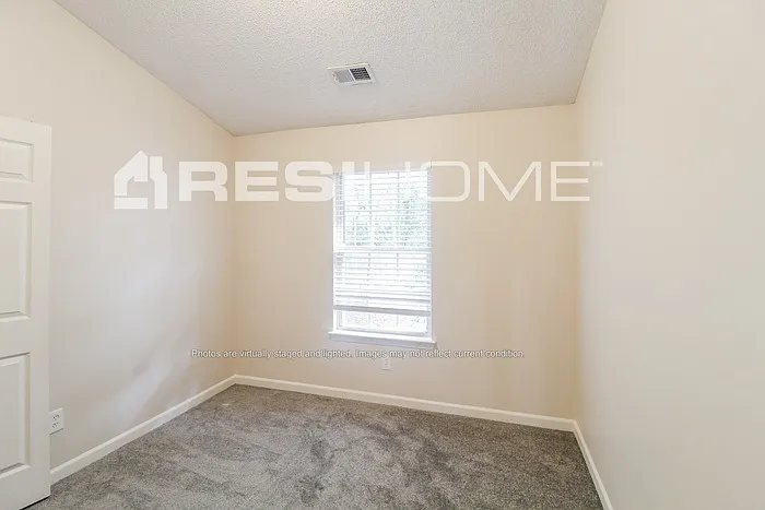 211 Coral Cir — Photo 11