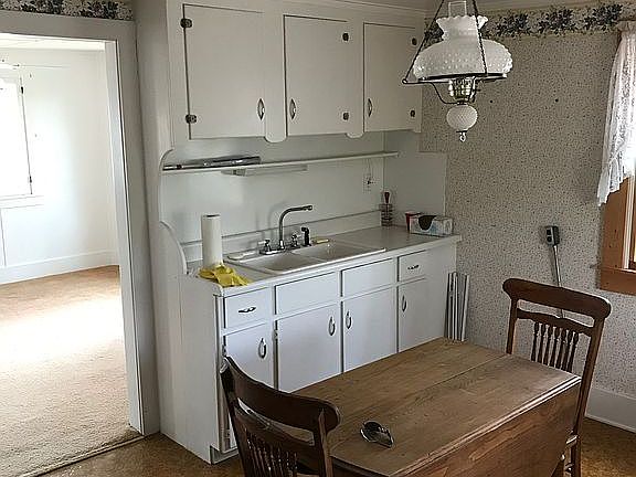 4th image of 1254 Lakeview Dr