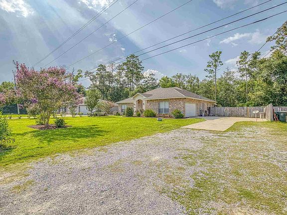 3rd image of 1922 Greenbrier Blvd
