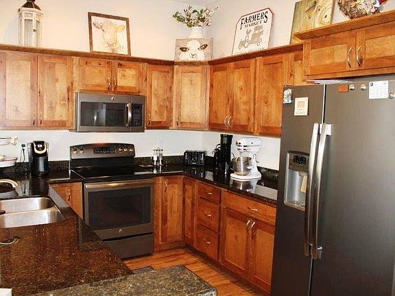 4th image of 2812 Niehenke Dr
