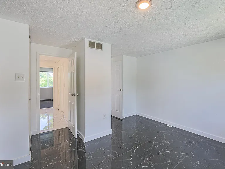 9 Stillwood Cir — Photo 35