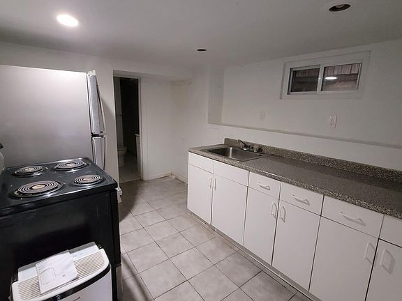 4th image of 129 N 5th Ave #Basement