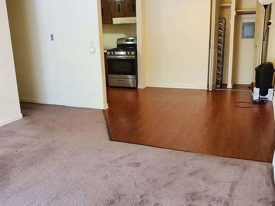 1st image of 841 Westmoreland Dr #2FLE