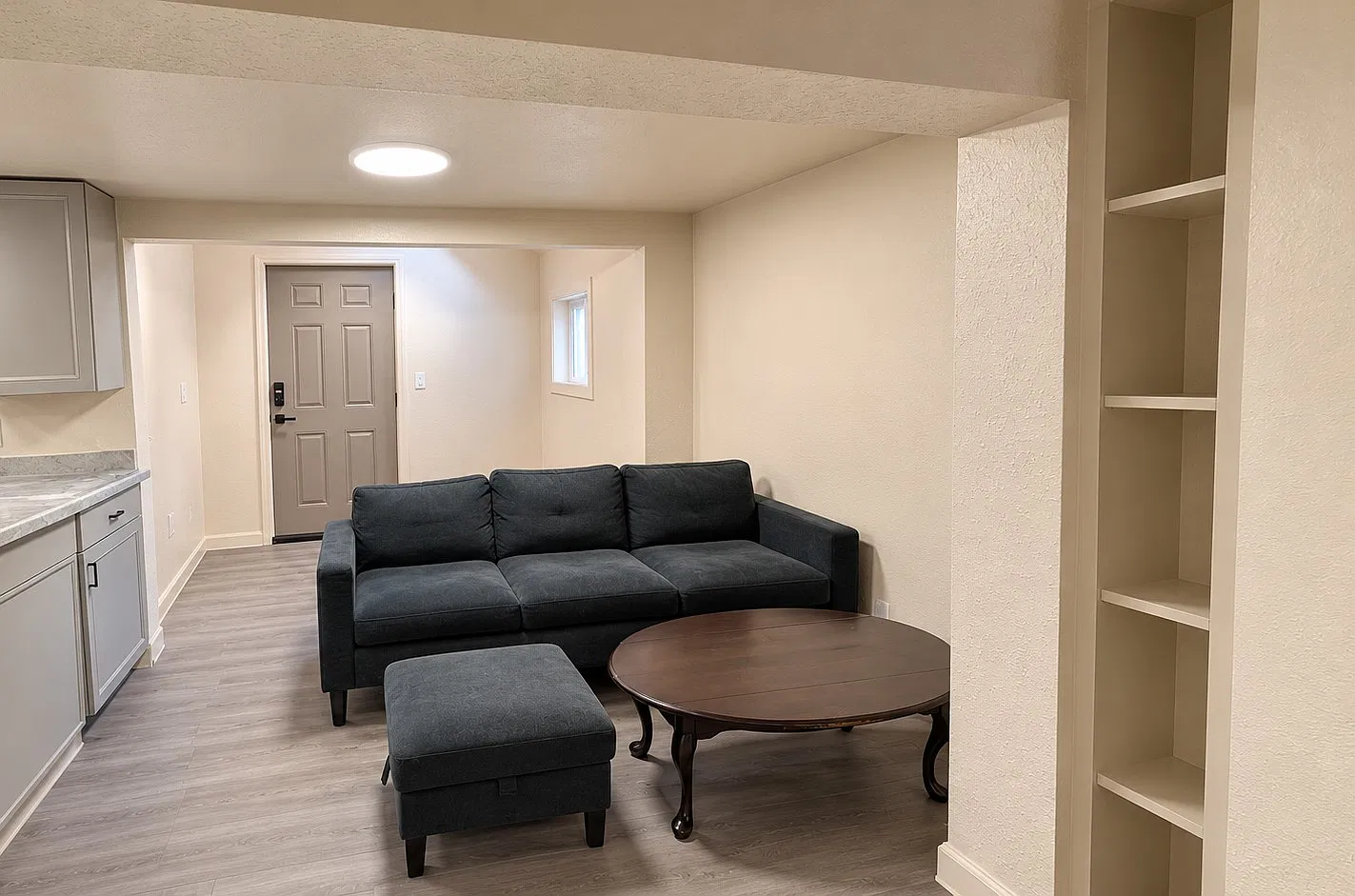 3 bed, 1087 sqft, $2,000 — Photo 2
