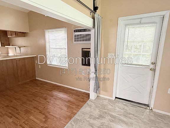 4th image of 1661 27th Ave N #1