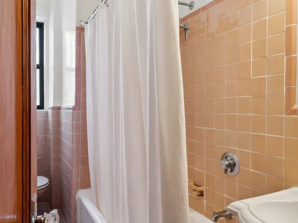 45 Park Terrace West image 9 of 20