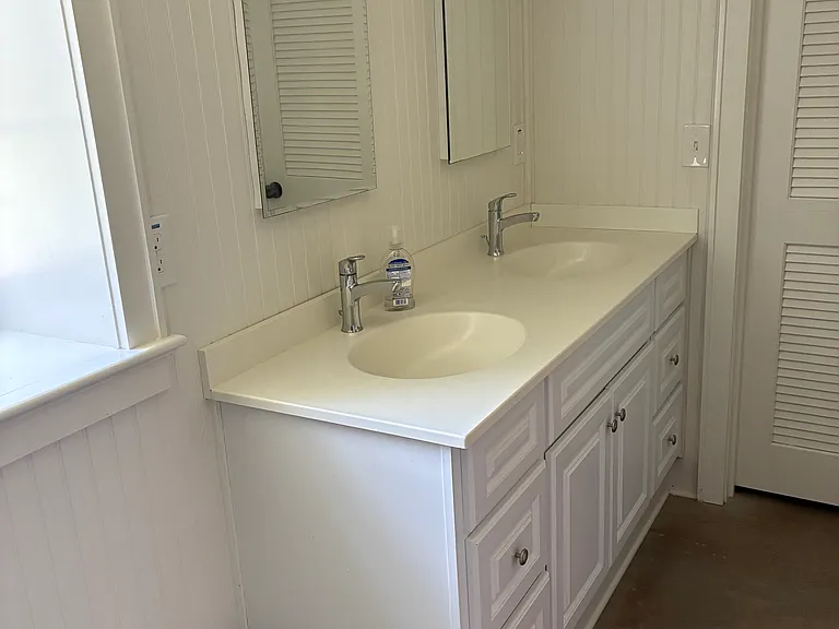 313 Oakland St — Photo 5