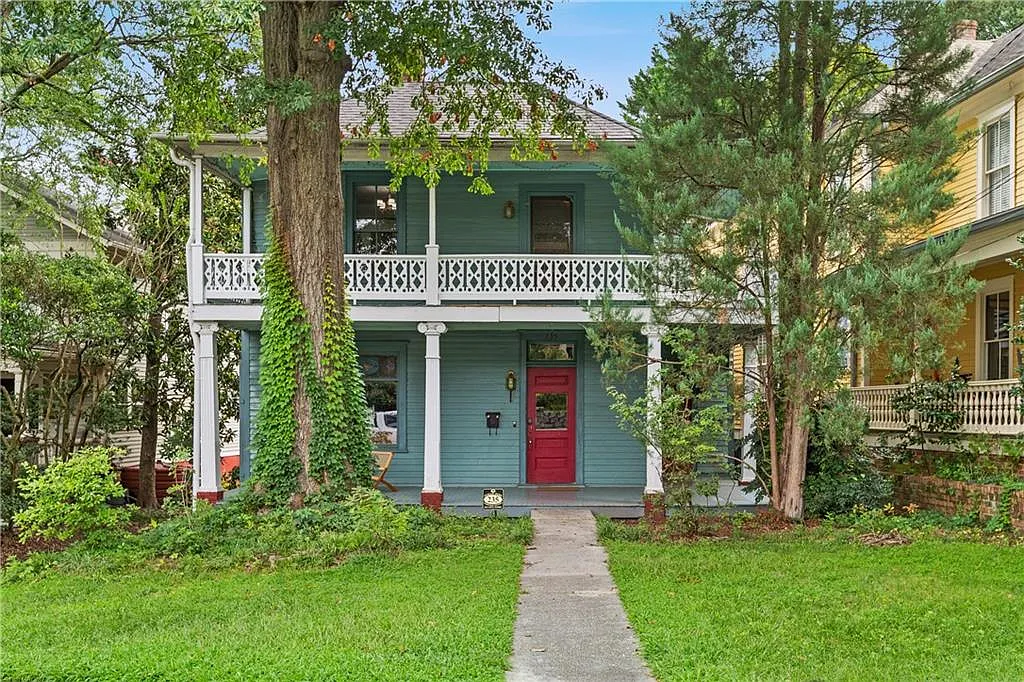 2 bed, 1.0 bath, 3160 sqft, $3,400 — Photo 1