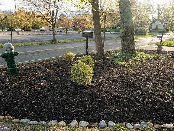 4th image of Fountain Head Rd