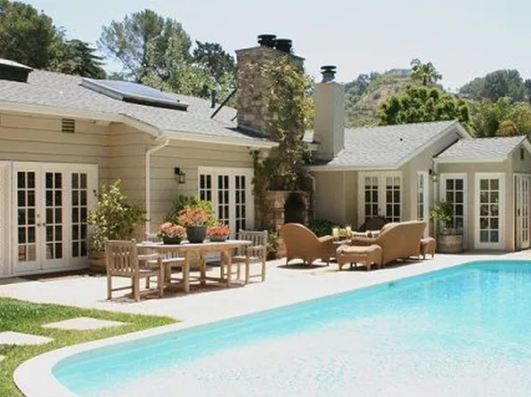 2265 N Bowmont Dr, Beverly Hills, CA 90210