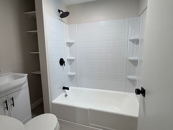 2nd image of 123 Lancaster St APT 2