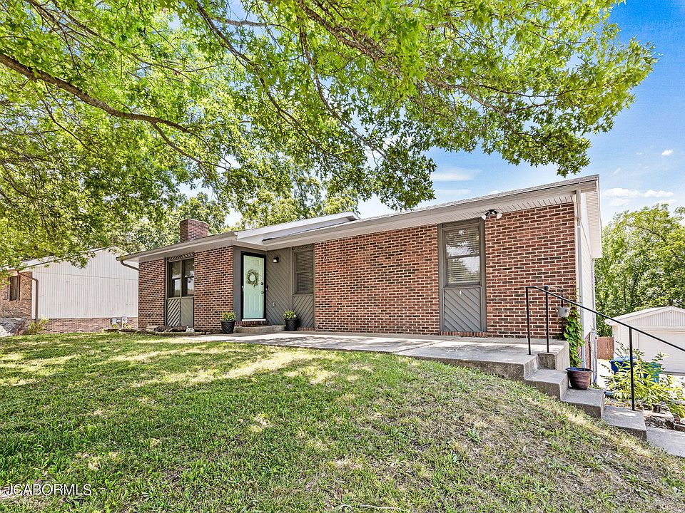 1st image of 2521 Lexington Dr