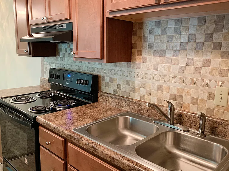 Forest Creek Apartments — Photo 12