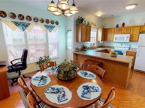 5th image of 2400 Valleymeade Pl