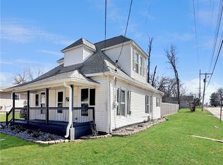 340 W Fryer Ave, Charleston, IL