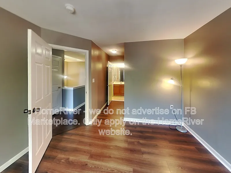 2 bed, 1.5 bath, 1877 sqft, $1,650 — Photo 4