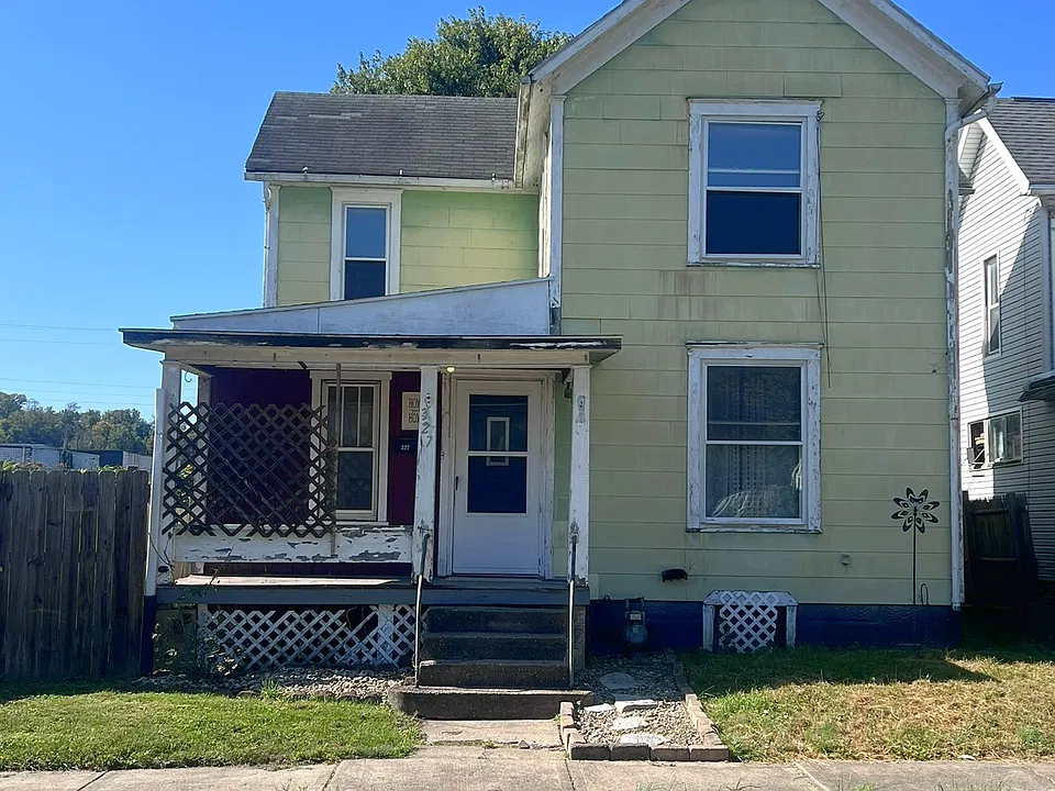 327 N 4th St