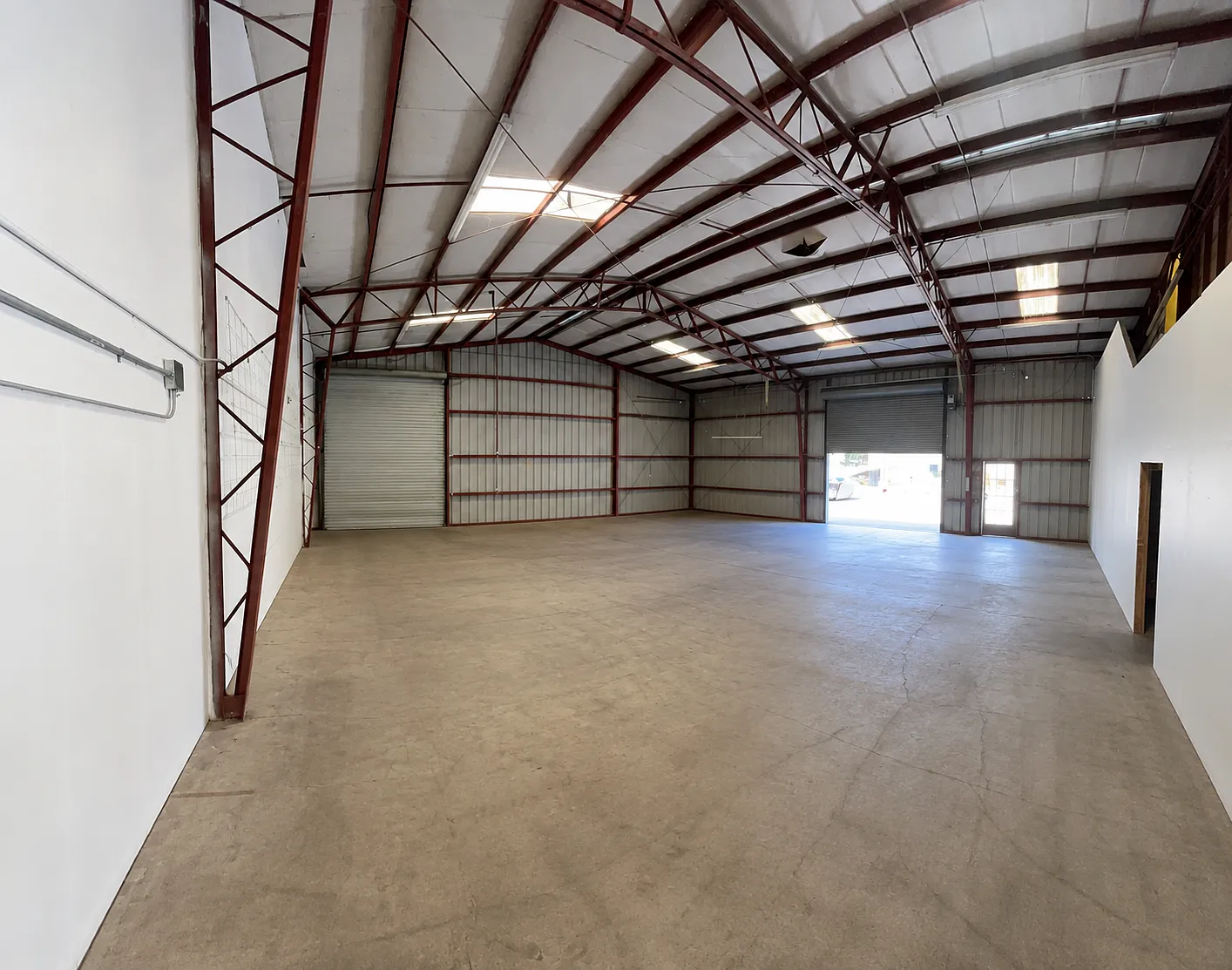 Studio, 11580 sqft, $6,000 — Photo 1