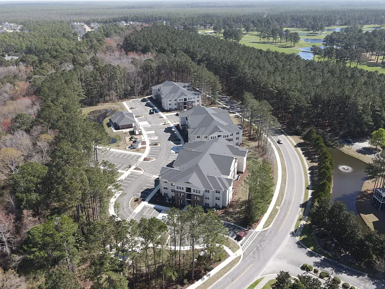 Waterford Pointe — Photo 3