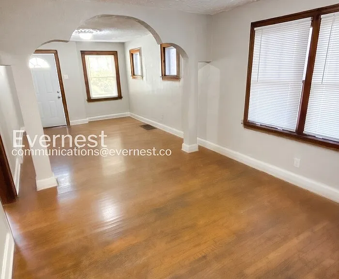 3720 Darby St — Photo 6