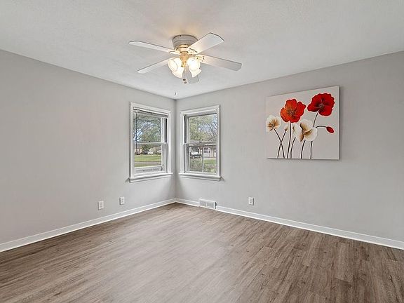 3rd image of 244 Bayway Dr