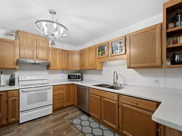 140 West Commerce BOULEVARD #114, Slinger, WI 53086